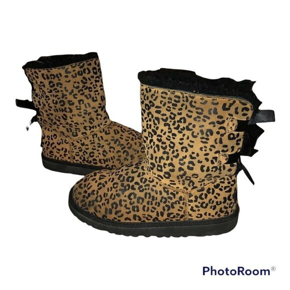 UGG Bailey Bow Womens Leopard/Cheetah Print Shearling Lined Boots Size 4 - Picture 6 of 9